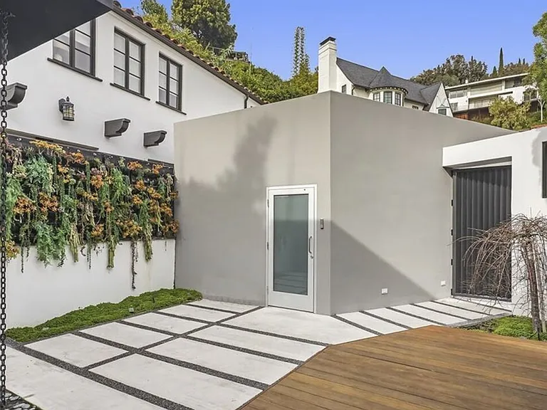 1377 Miller Pl — Photo 35