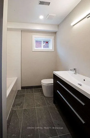 37 Roughley St #BASEMENT — Photo 6