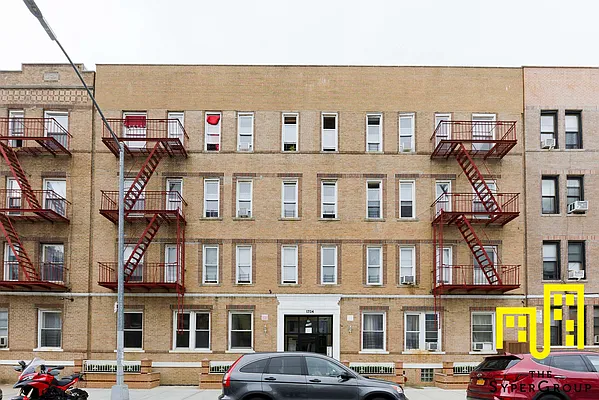 Rented by The Syper Group | media 7