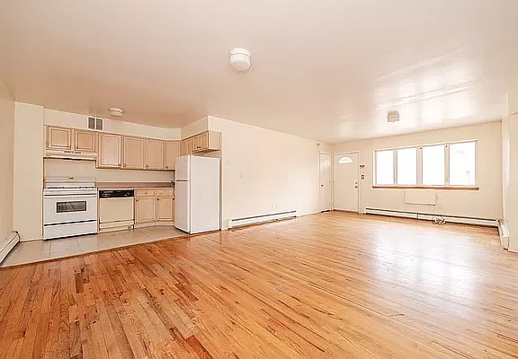 3rd image of 75-08 Caldwell Ave