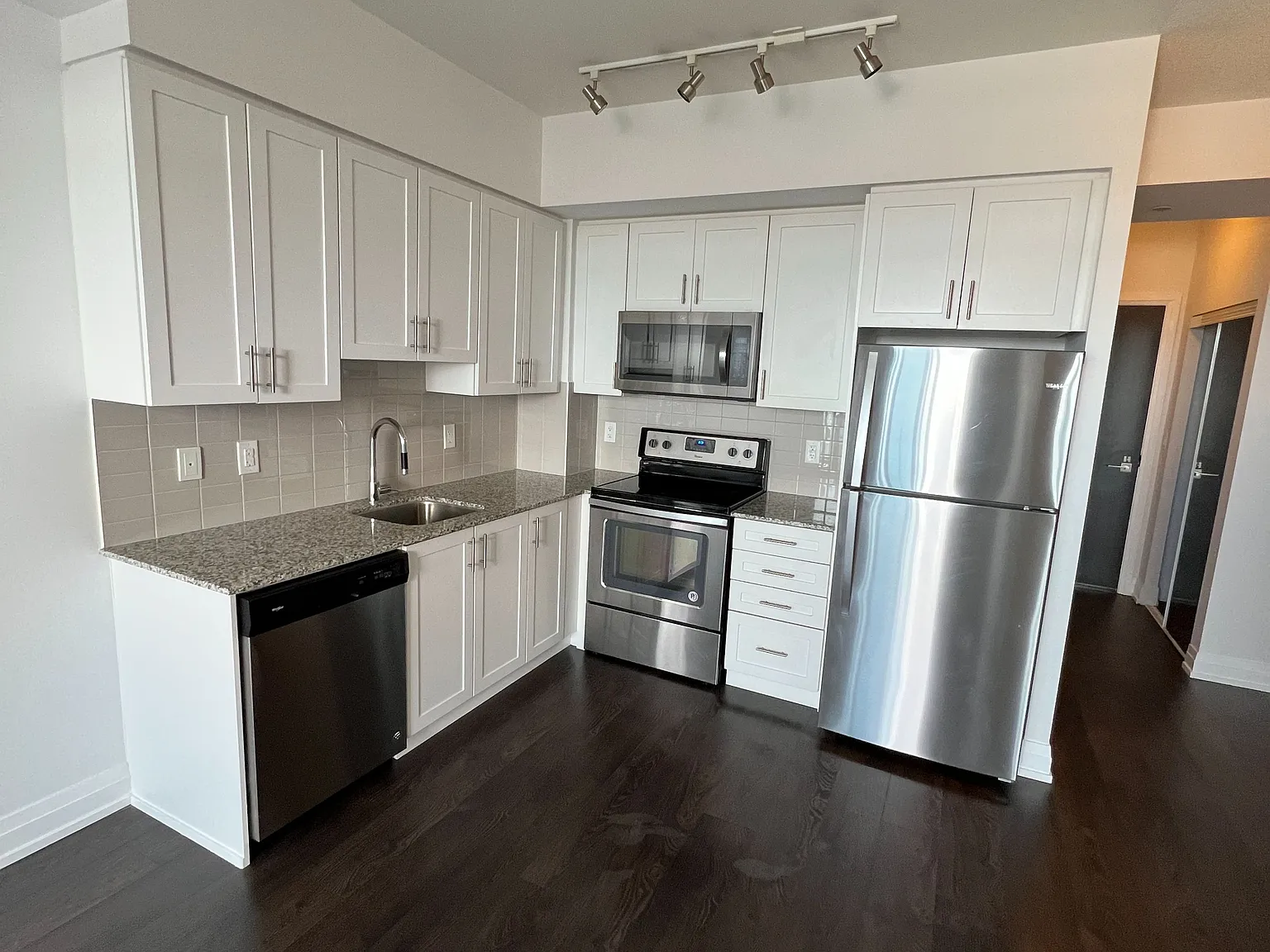 1 bed, $2,200 — Photo 4