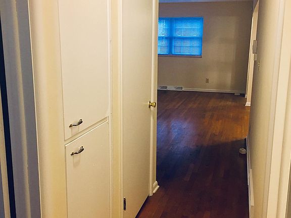 5th image of 1312 Crestwood Ave