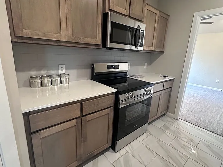3709 S East 81st St — Photo 5