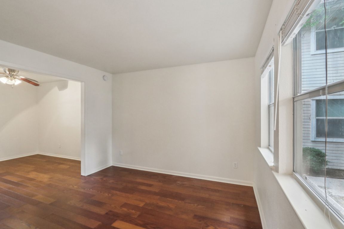 W 22nd St-0305-008.jpg