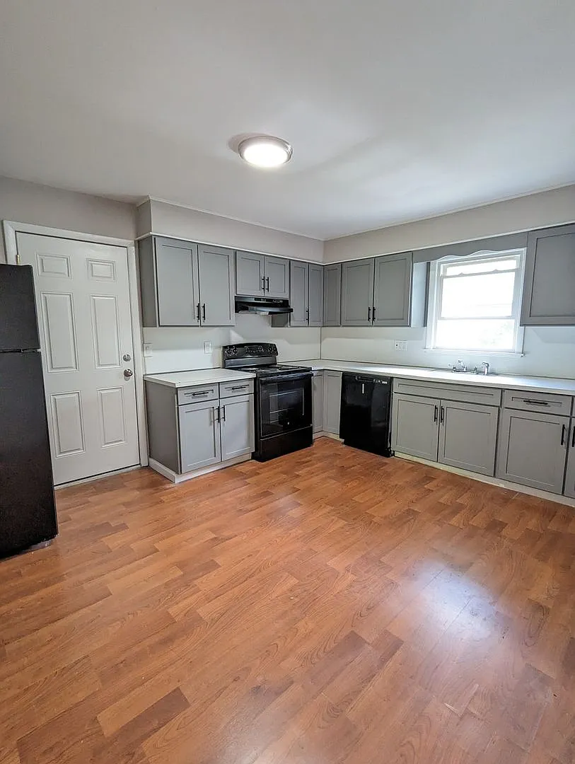 Riverwood Apartments — Photo 2