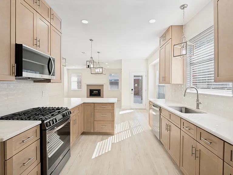 4520 Crooked Ridge Dr — Photo 2