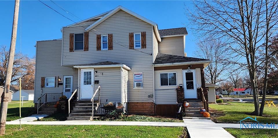 1st image of 805 E 2nd St
