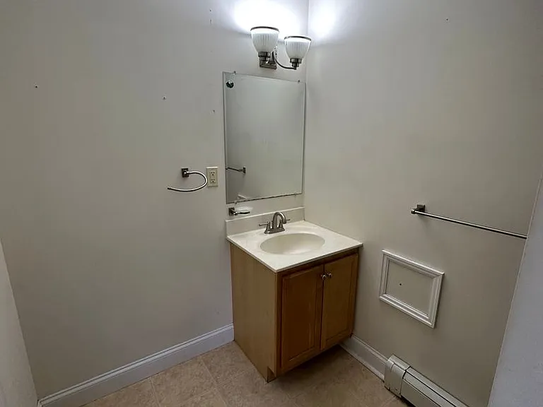 1044 North Ave #4 — Photo 15