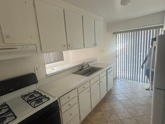 5th image of 4067 Vineyard Ave #11