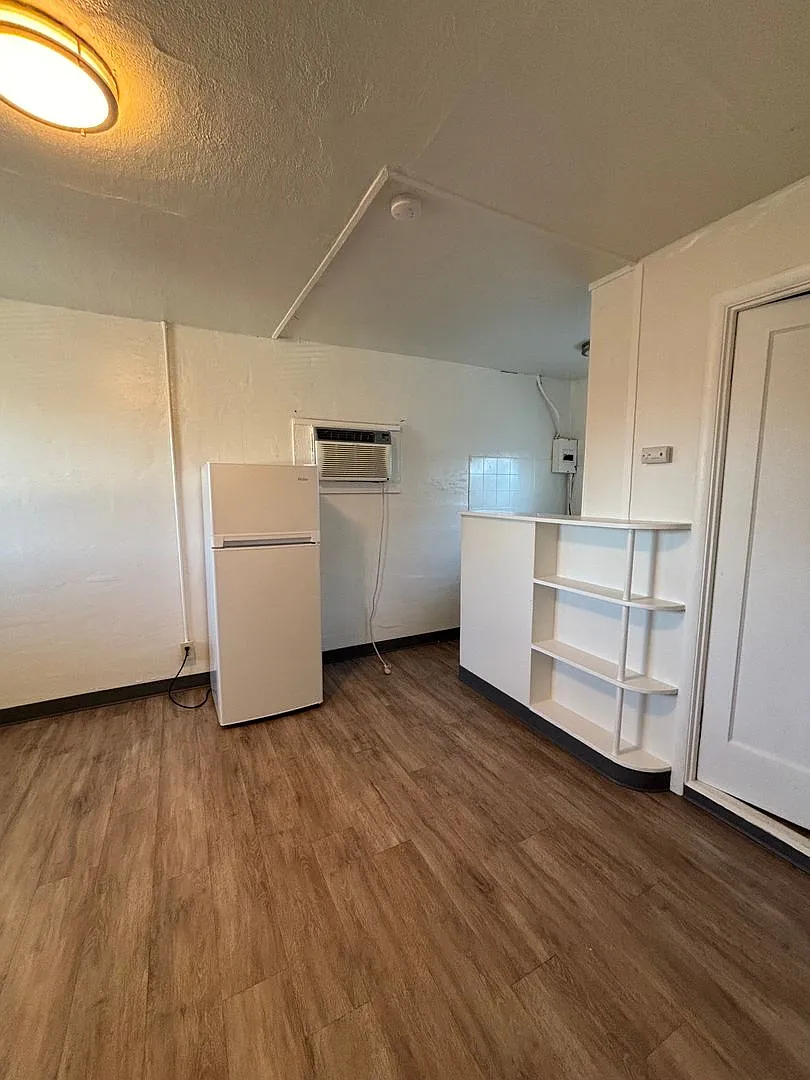 2128 W Broadway- The Gem Apartments — Photo 3