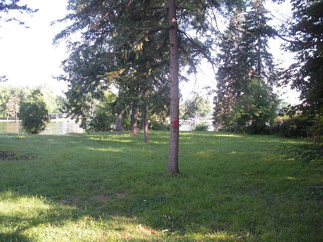 1st image of 2021 N Woodlawn Park Ave