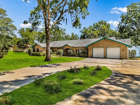 188 Old Post Rd S, Livingston, TX 77351
