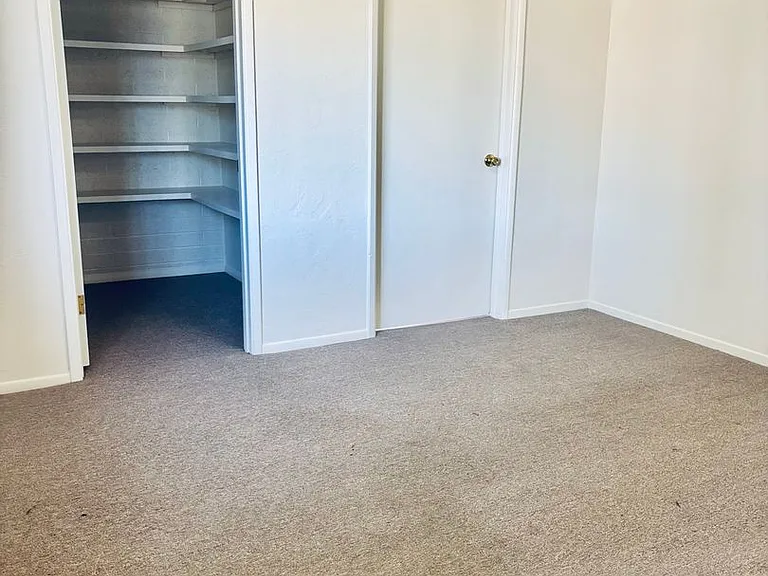 903 Green Ln — Photo 18