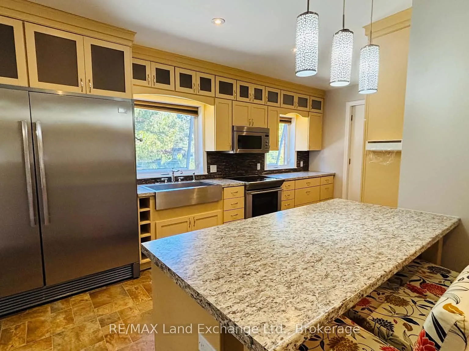 3 bed, $3,000 — Photo 3