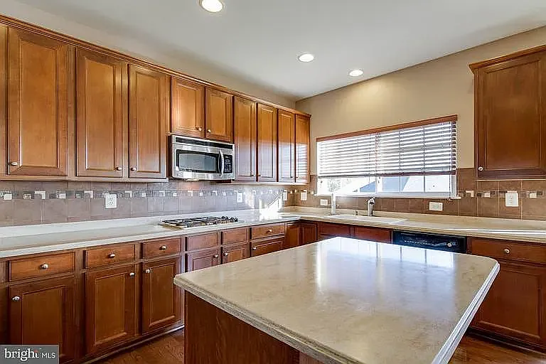 108 Carriage Hill Dr — Photo 29
