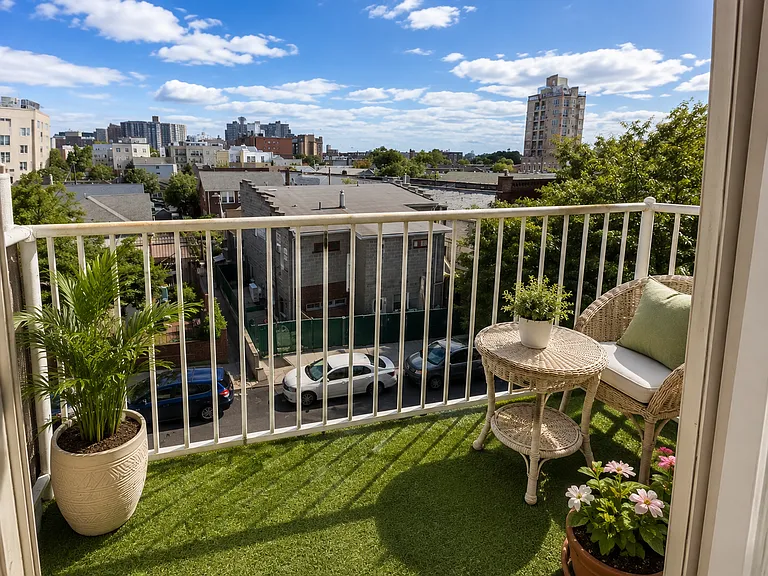 2925 Brighton 8th St #4B — Photo 3