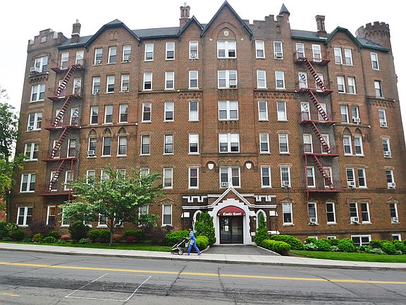 4th image of 8355 Lefferts Blvd APT 5D