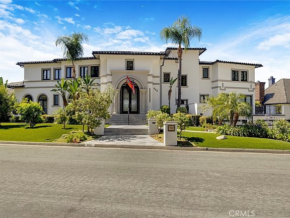 5th image of 860 Greenridge La Canada