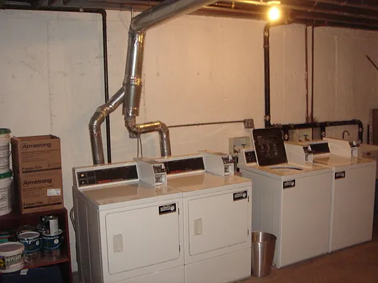 Rented by Metroline Realty | media 12