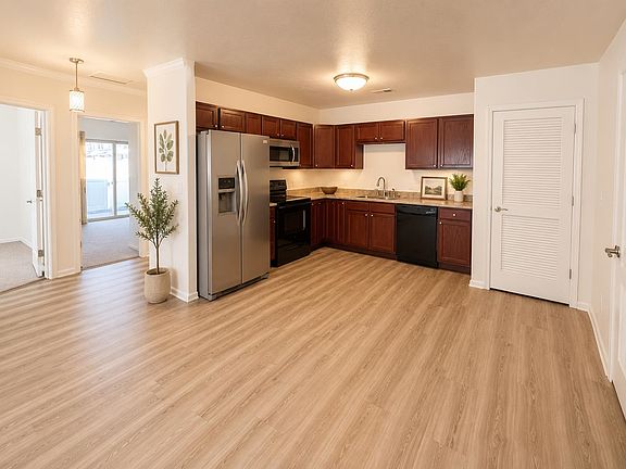 5th image of 656 1/2 Serenity Ln