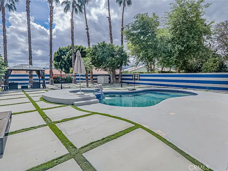 68347 Descanso Cir — Photo 25