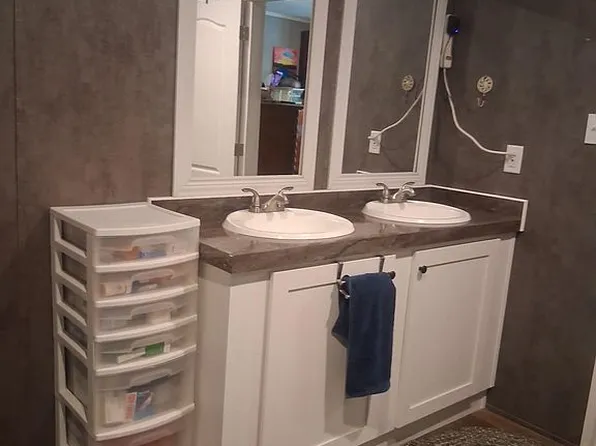 346 Strong Hollow Ln, Rocky Top, TN 37769