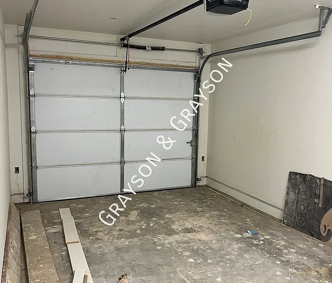 410 W Hadley St — Photo 14