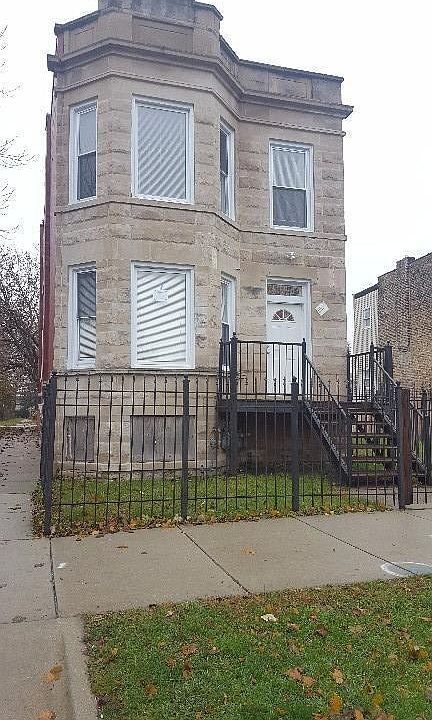 1st image of 3136 W Franklin Blvd
