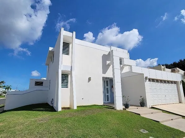 19 Calle Reina, Toa Alta, PR 00953