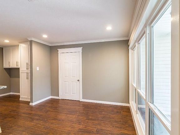5th image of 1419 Conrad Sauer Dr