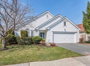 5 Buckingham Cir, Belvidere, NJ 07823
