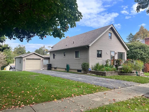 5415 Main St, Dryden, MI 48428