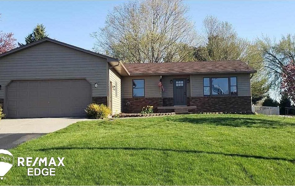 1st image of 3755 Woodland Dr