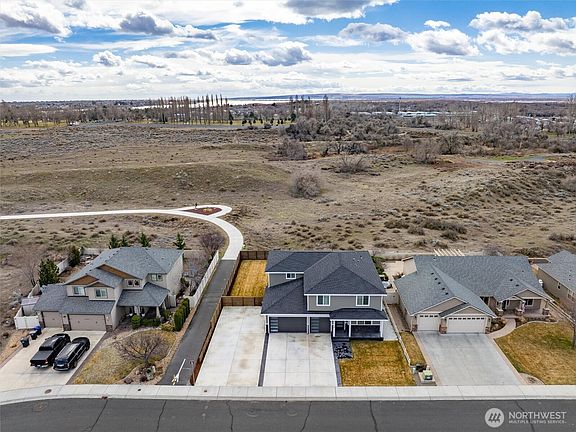 4th image of 512 N Bluff West Drive