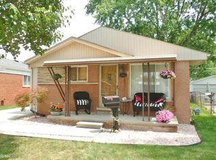 31824 Saint Margaret St, Saint Clair Shores, MI