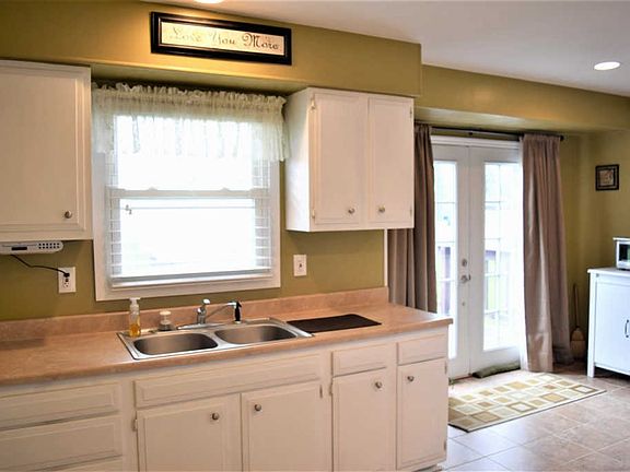 5th image of 322 Bunn Dr