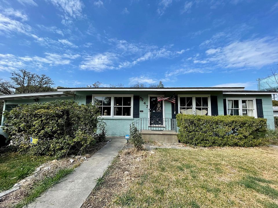 1st image of 747 Robinhood Pl