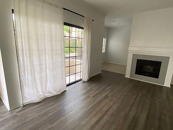 3rd image of 930 Venice Blvd #110