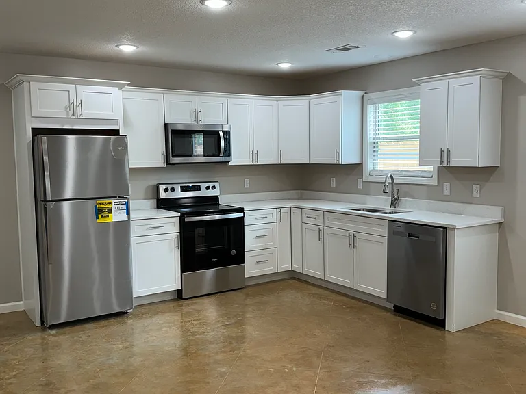 513 W Northend Ave #A — Photo 5