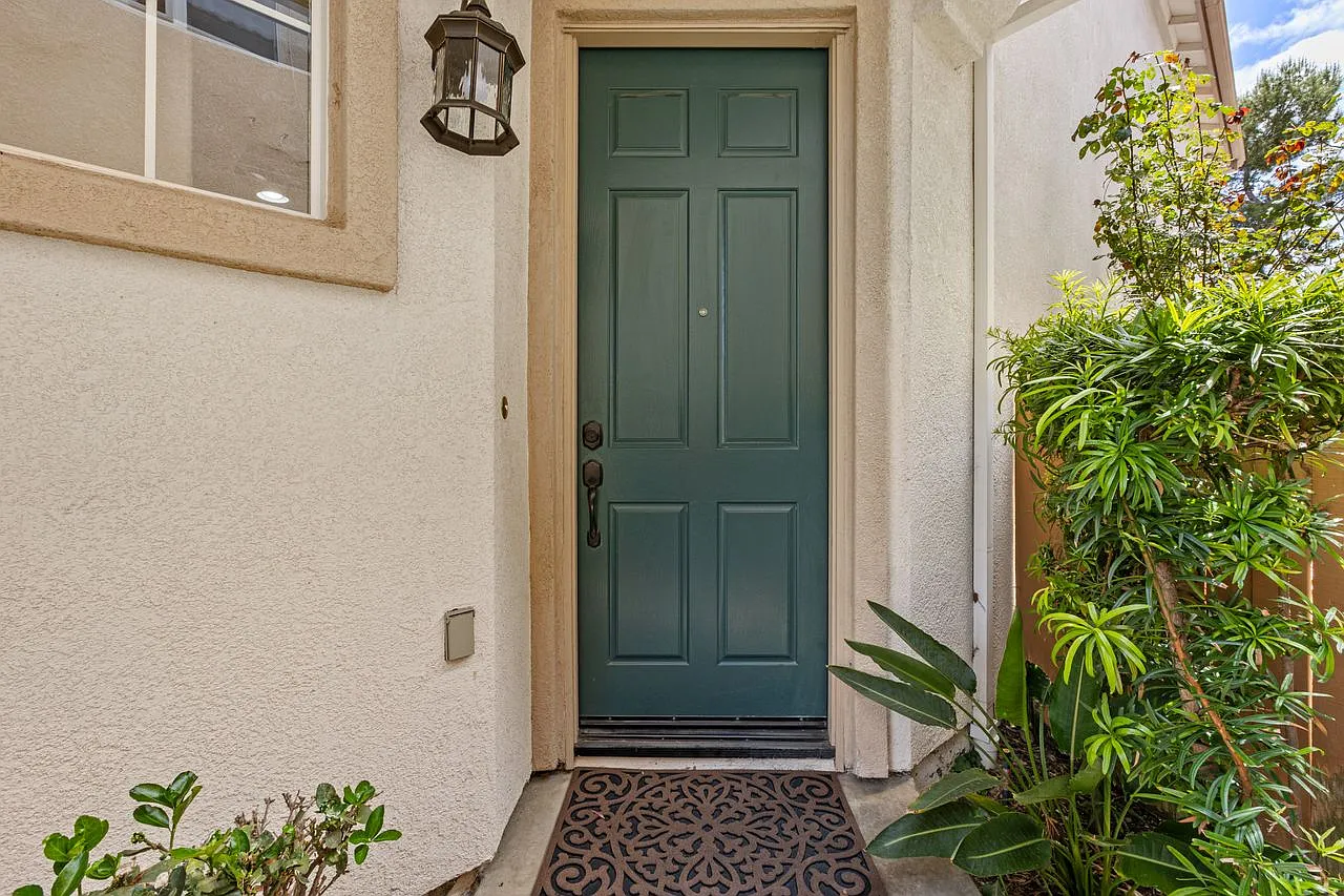 5 bed, 2322 sqft, $4,900 — Photo 3