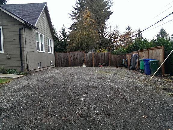 Driveway / Parking