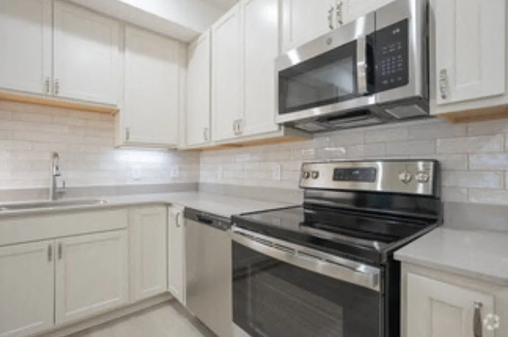 Zephyr Place — Photo 3