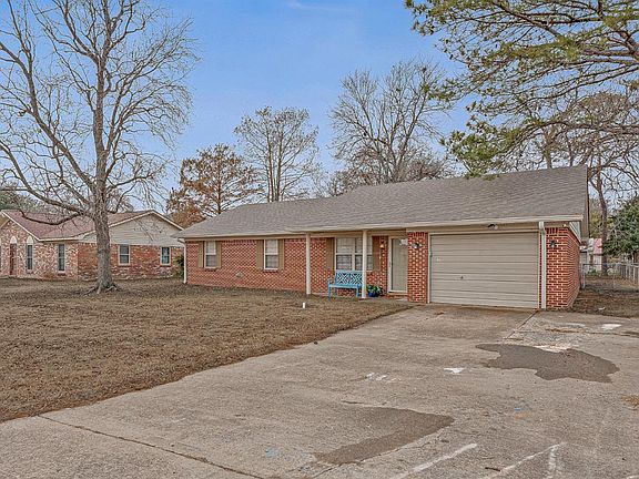 3rd image of 100 Jenny Lynn Dr