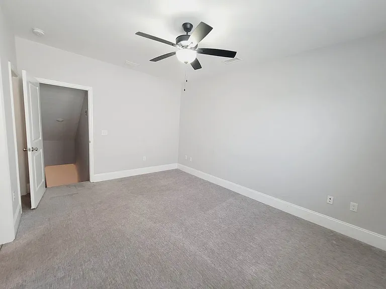 2385 Sweet Valley Hts — Photo 34