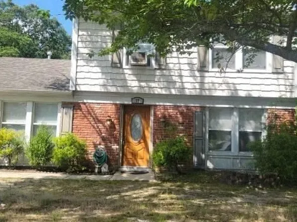 77 Windward Dr, Barnegat, NJ 08005