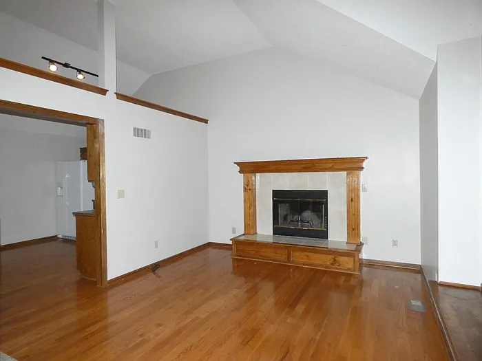 3 bed, 2.5 bath, 1538 sqft, $2,100 — Photo 4