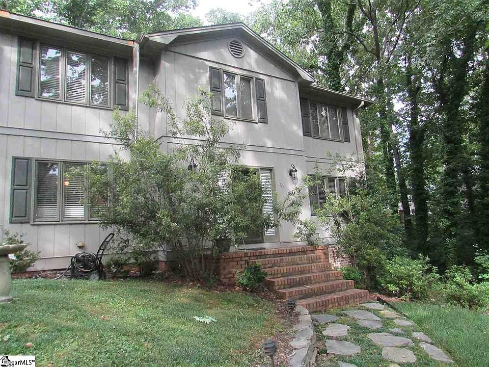 1st image of 307 Sassafras Dr
