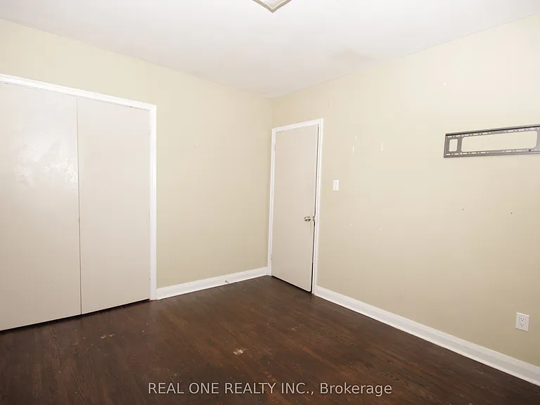 157 Shropshire Dr — Photo 11