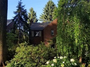 314 Old Farm Rd, Mt Lebanon, PA 15228