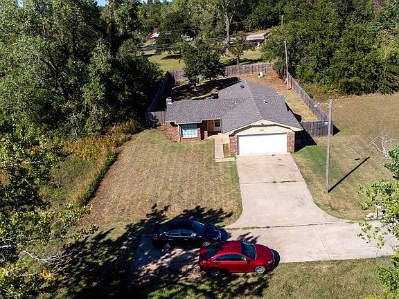 3rd image of 9317 NE 44th St